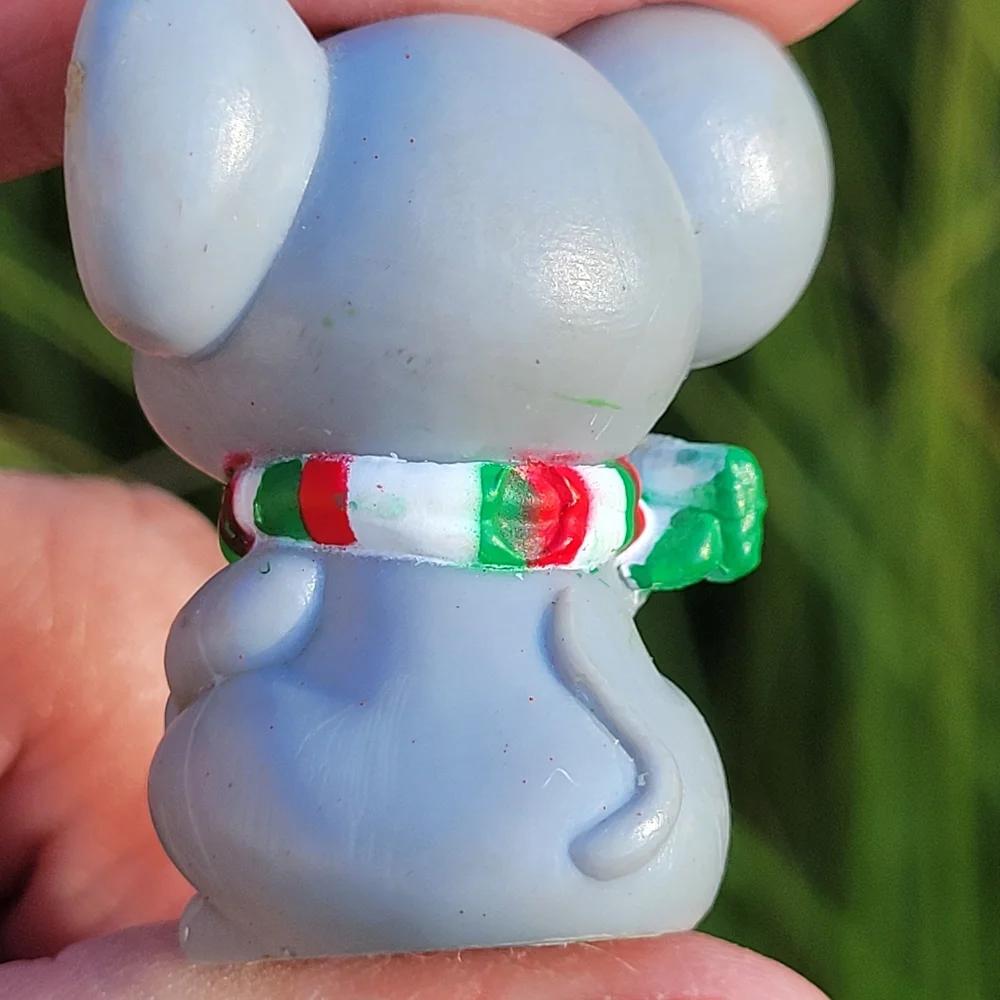 Cute Vintage Christmas Mice ~ Kitschy! ~ Russ Berrie ~ Tiny But Charming!